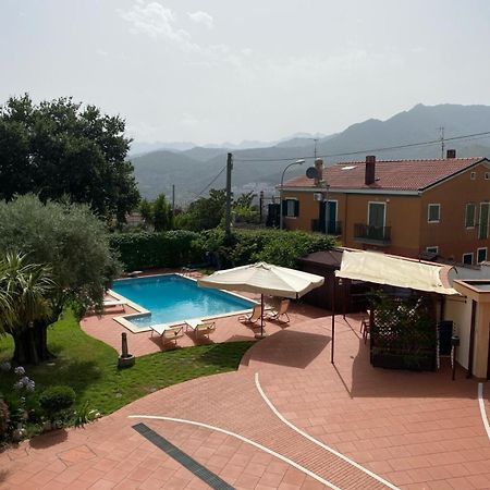 B&B La Rosa Салерно Екстериор снимка