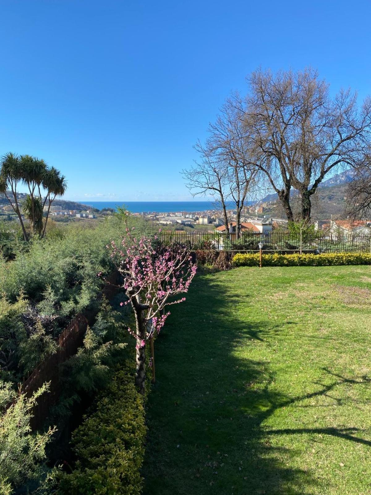 B&B La Rosa Салерно Екстериор снимка