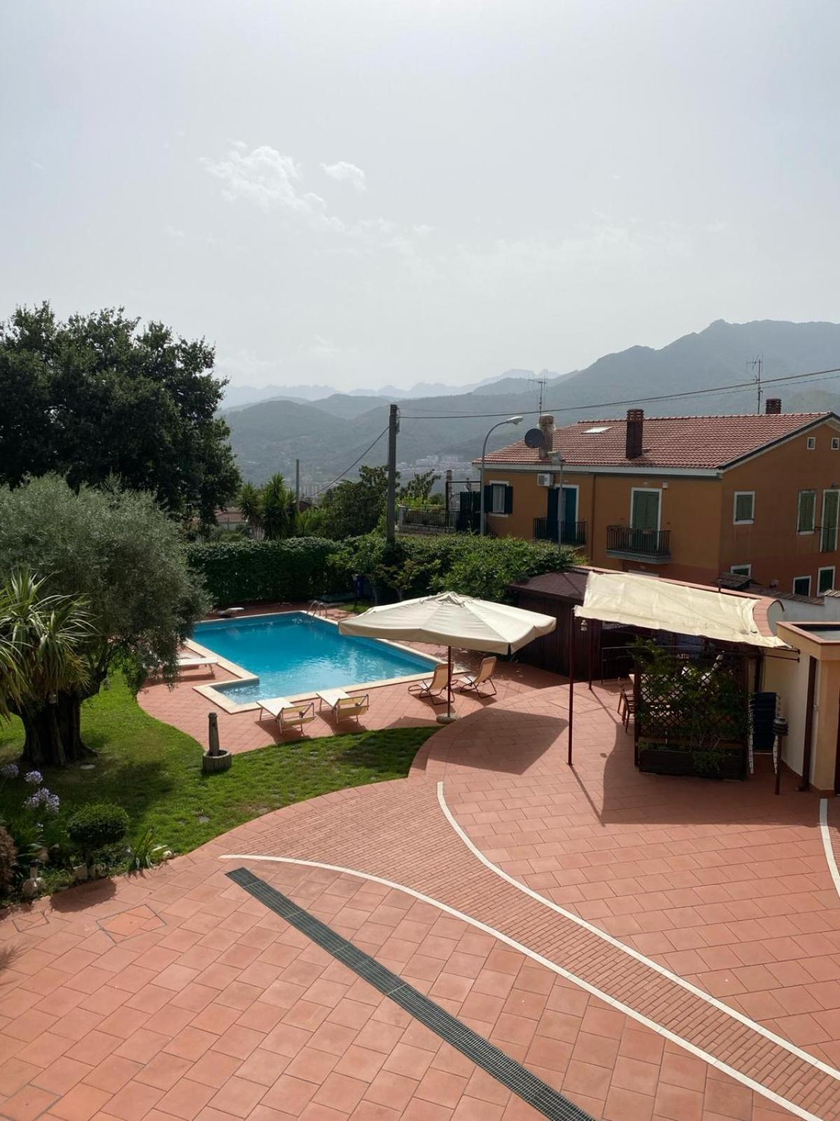 B&B La Rosa Салерно Екстериор снимка